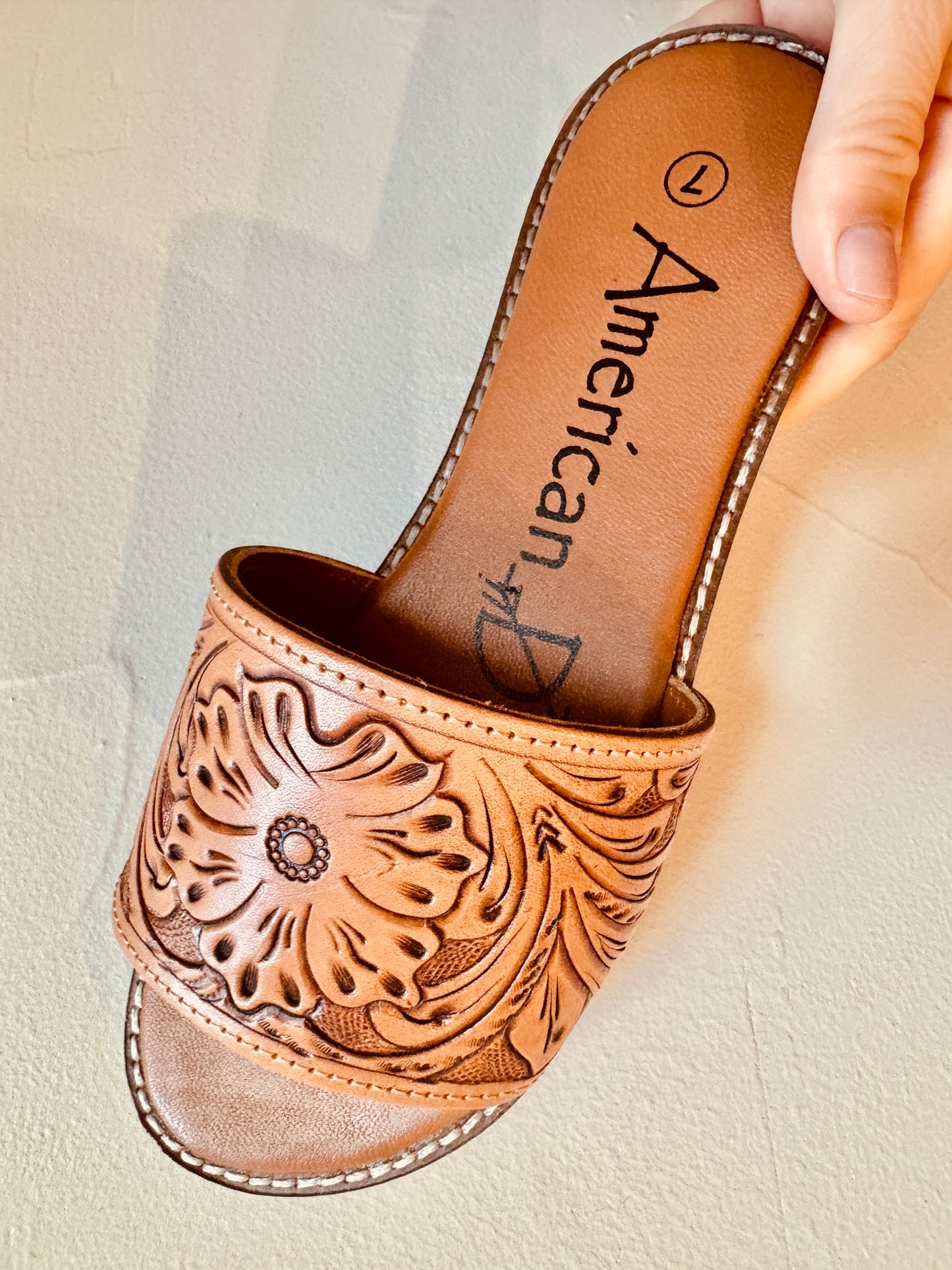 The Winnie Leather Slides