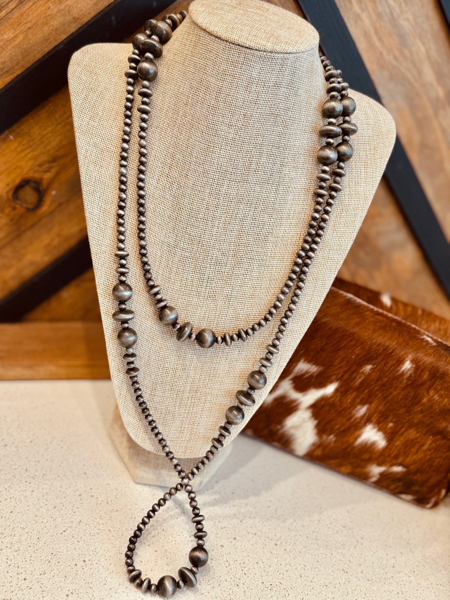 The Oliva Long Necklace