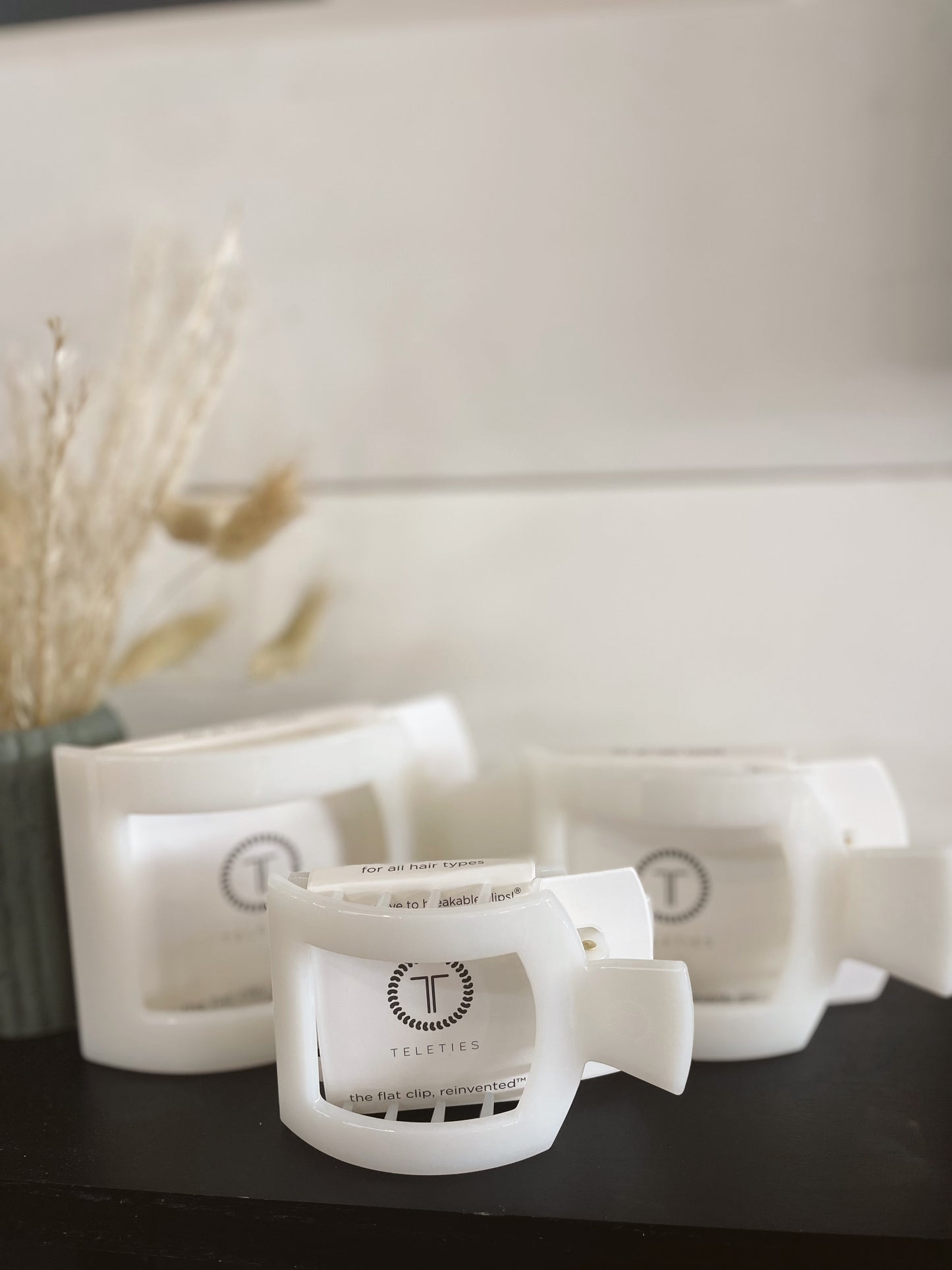 Coconut White Flat Hair Clip