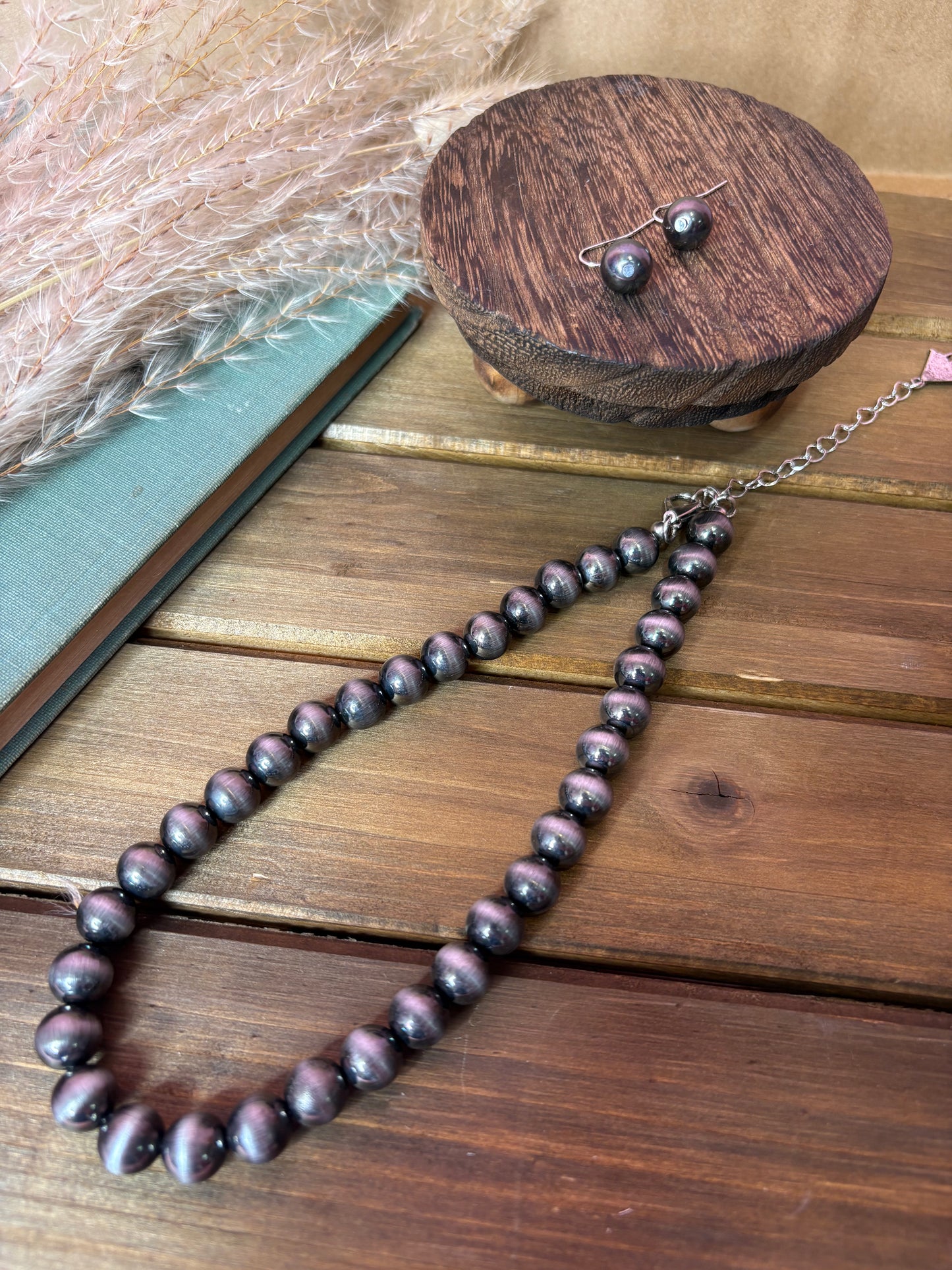 The Western Ways Pearl Necklace Set