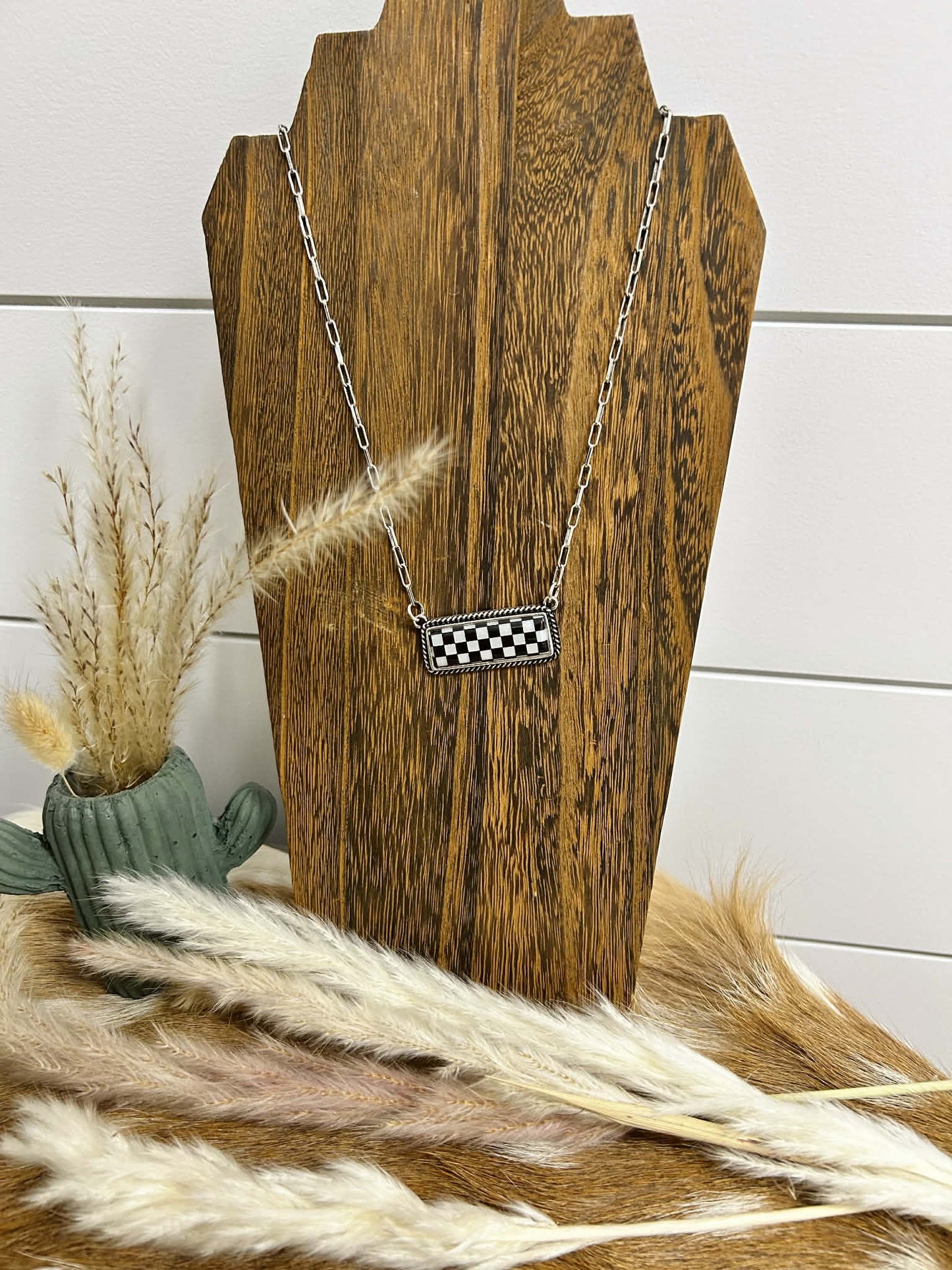 The Checkered Bar Necklace