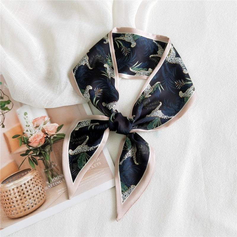 Leopard & Navy Twilly