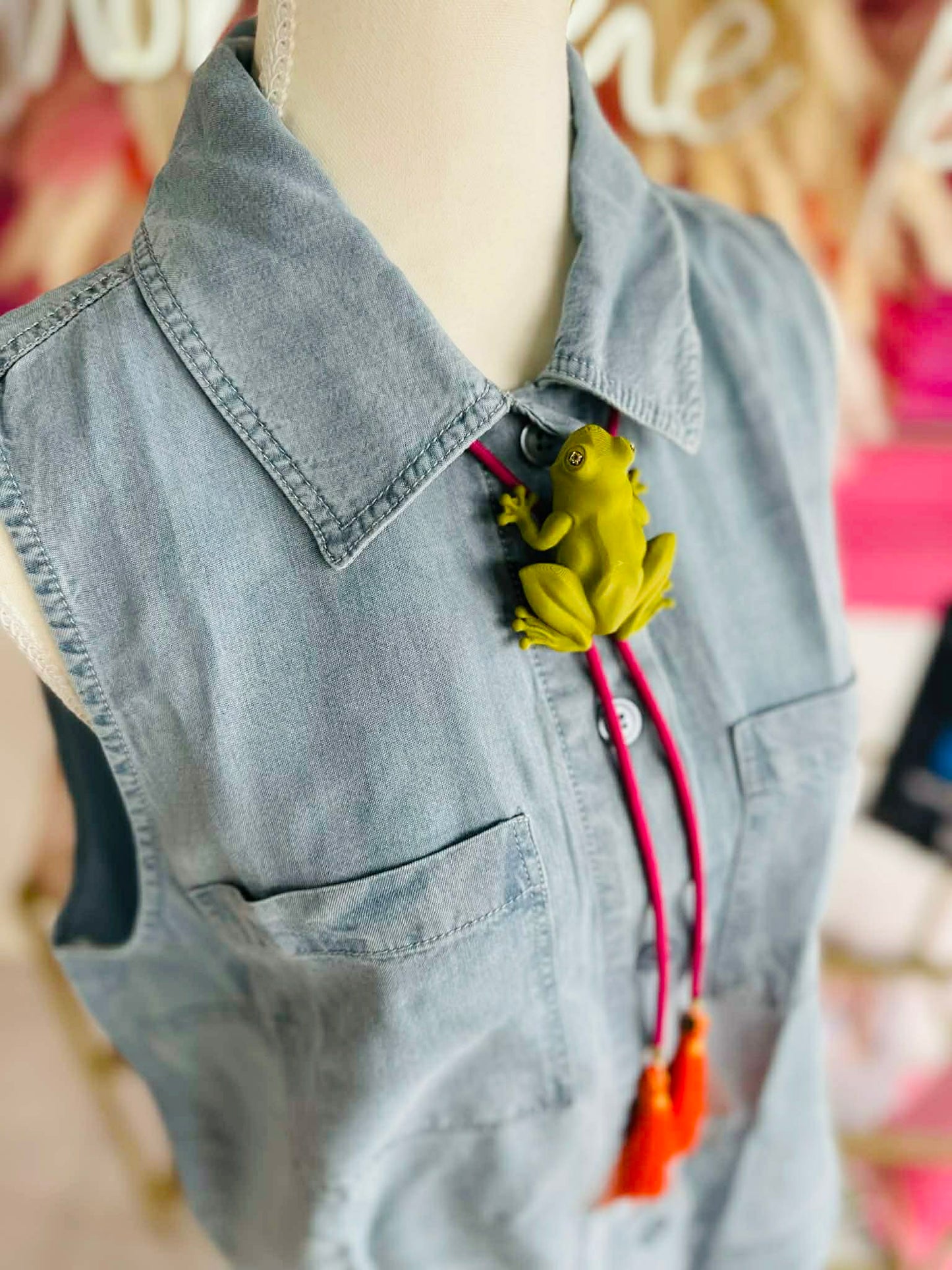 Frankie The Frog Tassel Bolo