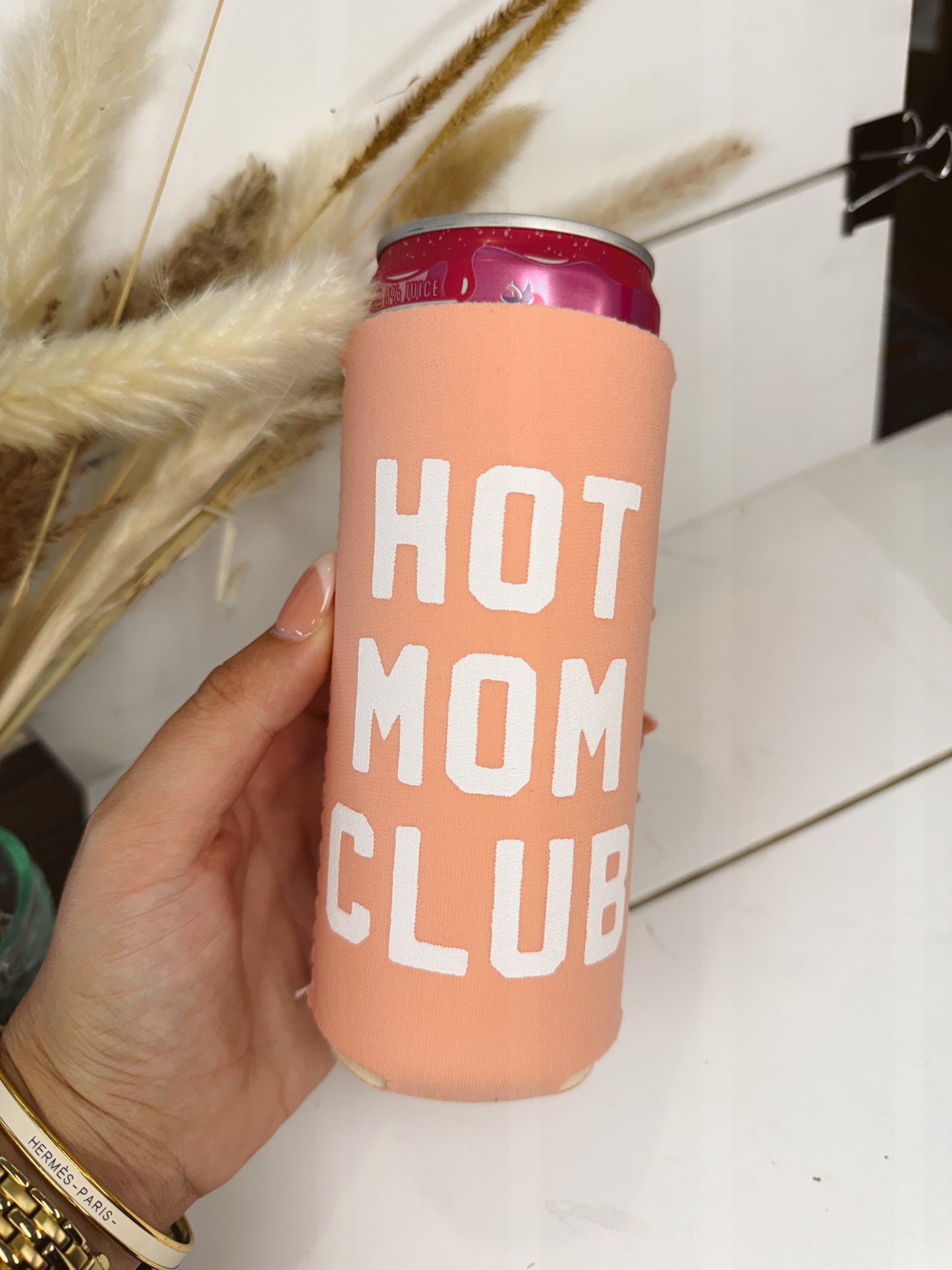 Hot Mom's Club Coolie