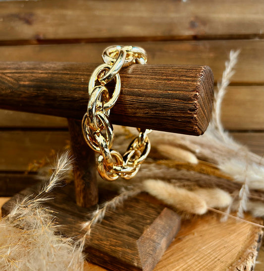 The Golden Chain Bracelet