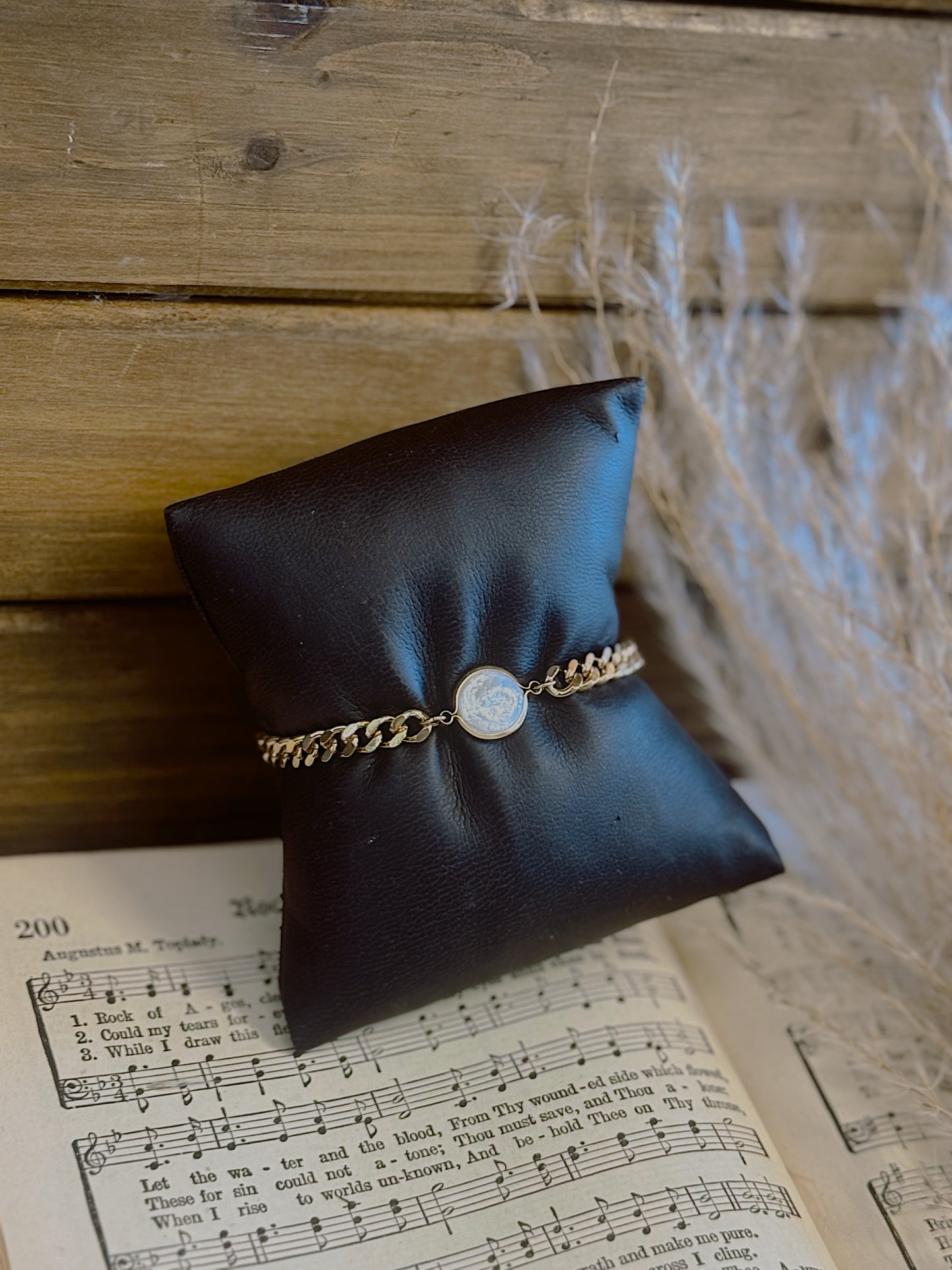 The Sammie Cloud Pearl Bracelet