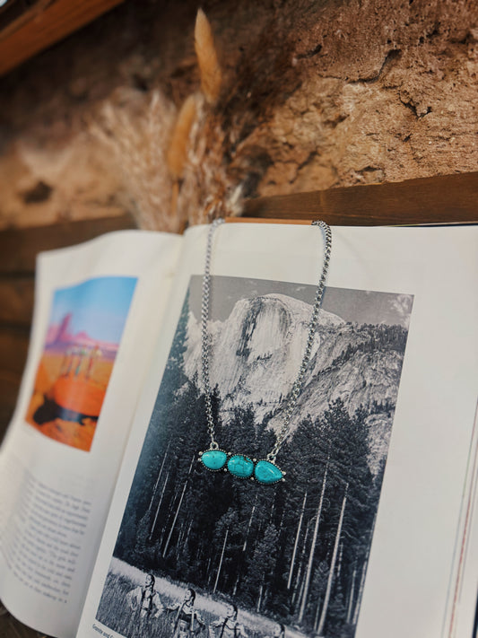 Tres Stone Necklace