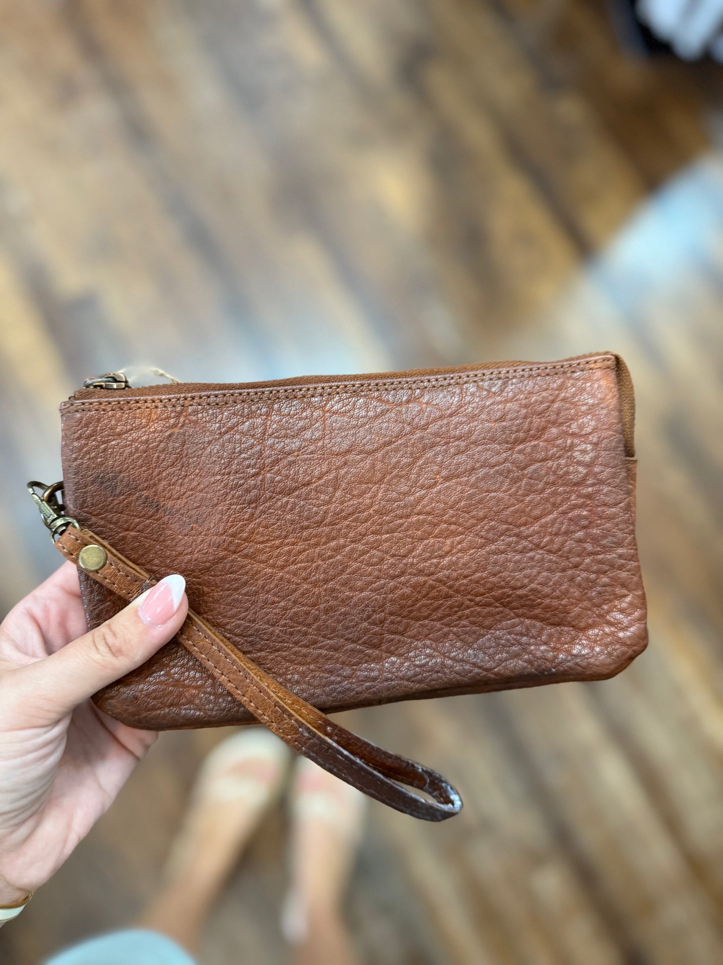The Savana Leather Clutch