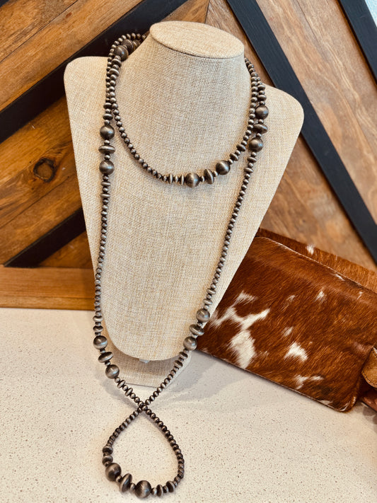 The Oliva Long Necklace