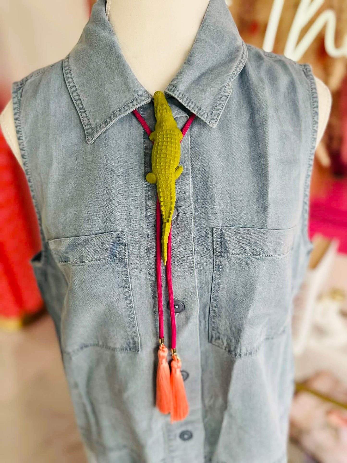 Allie The Alligator Tassel Bolo