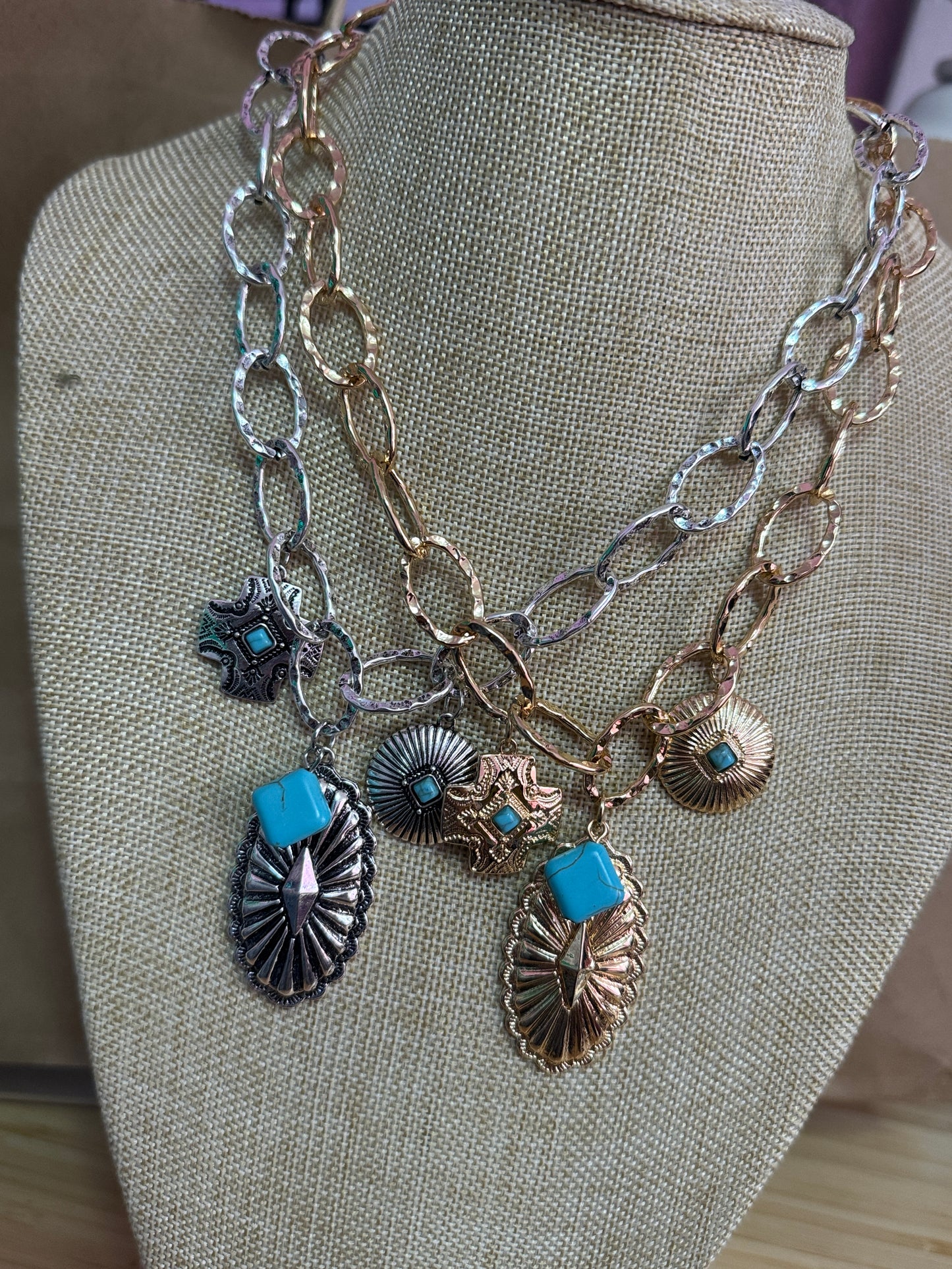 The Kelsea Necklace