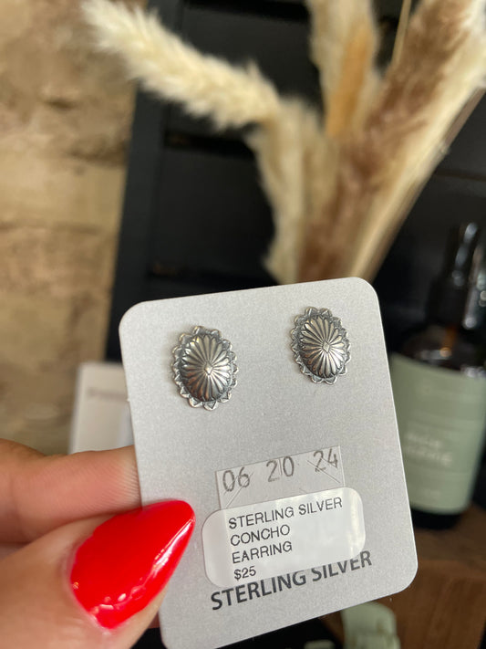 Silver Scout Stud Earrings - 076