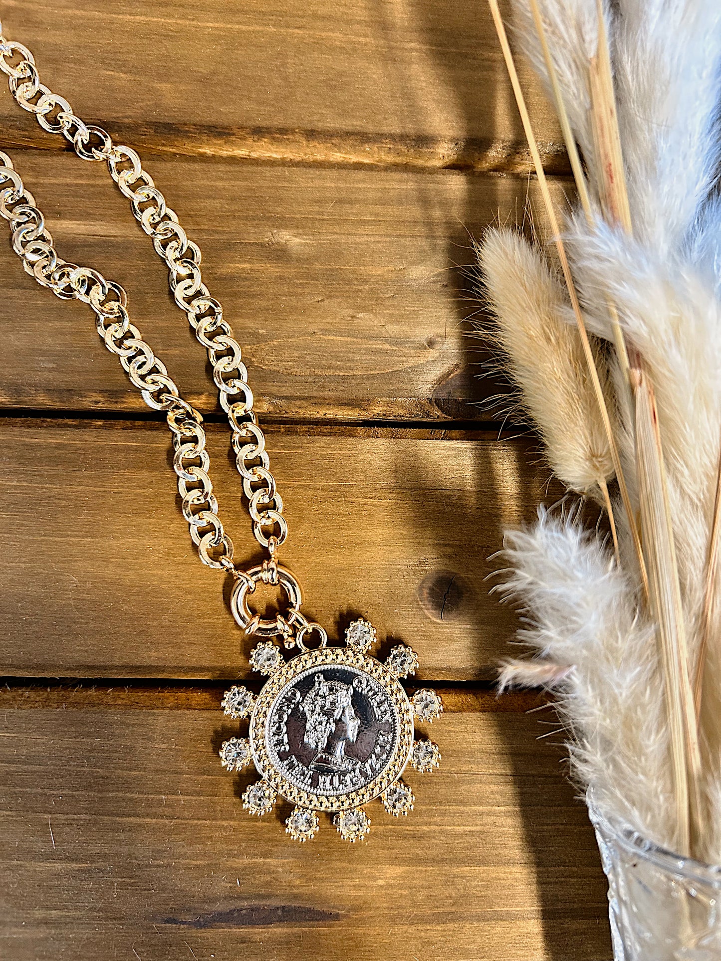 Queen Liz Coin Necklace