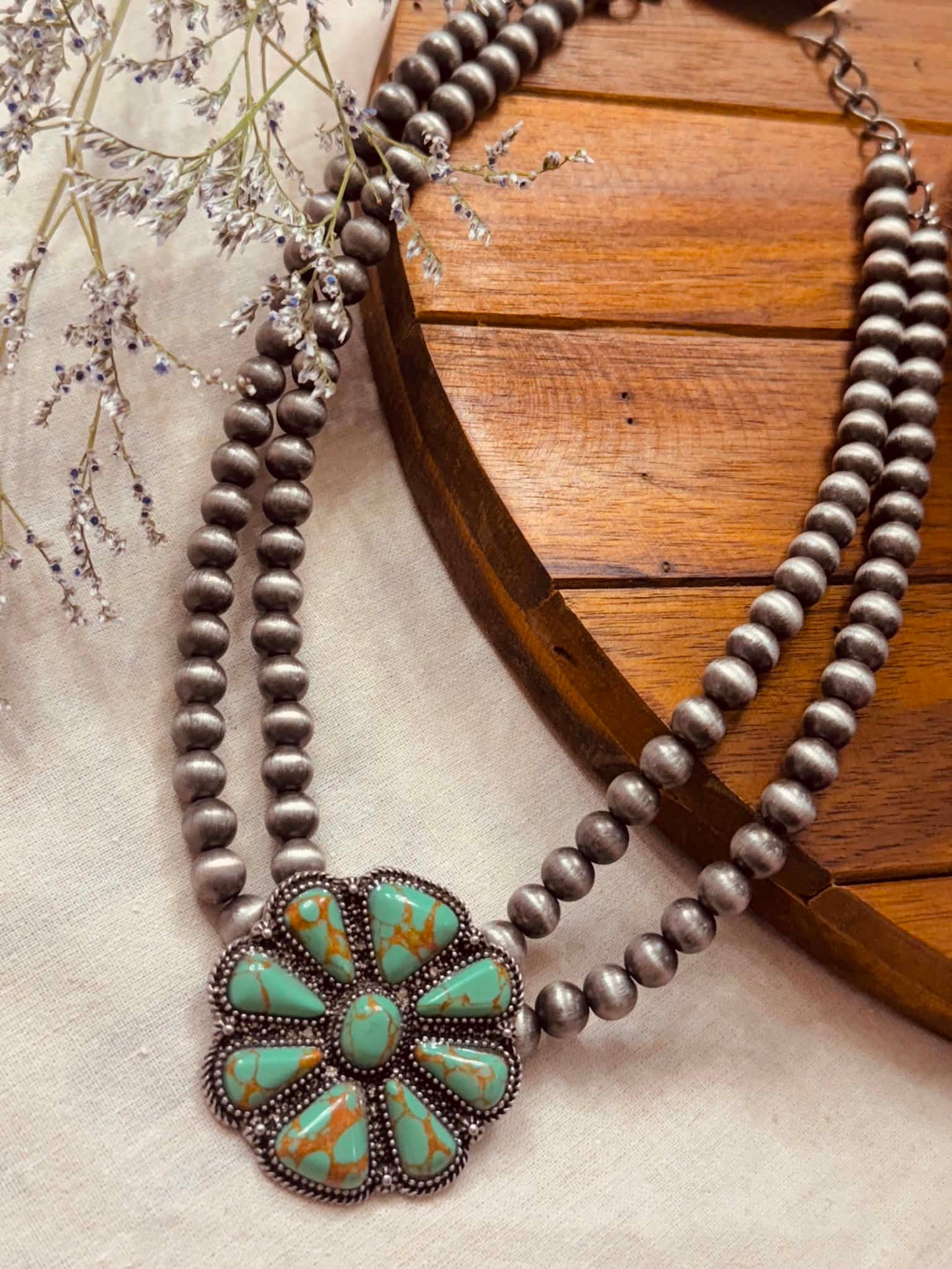 The Emerald Days Necklace